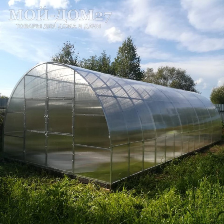 Теплица Фермерская 4,2х10 метров с поликарбонатом | Мой-Дом27 | Каркас изготовлен из оцинкованной замкнутой трубы 30*20 мм.<br>
 <b>Ширина - 4,2 метра</b>.&nbsp;Высота - 2,75&nbsp;метра. Длина - 10 метров<br>
 Выдерживаемая снеговая нагрузка - 150 кг/м2. Выдерживаемая ветровая нагрузка - до 27 м/с.<br>
 <b>Расстояние между дугами 0,65 метра. Толщина металла дуги 1,2 мм. С каждого торца по две двери и форточки в дверях</b><br>
 <b>
Стрингеров (горизонтальных соединений дуг)&nbsp;– 9 шт.&nbsp;</b>